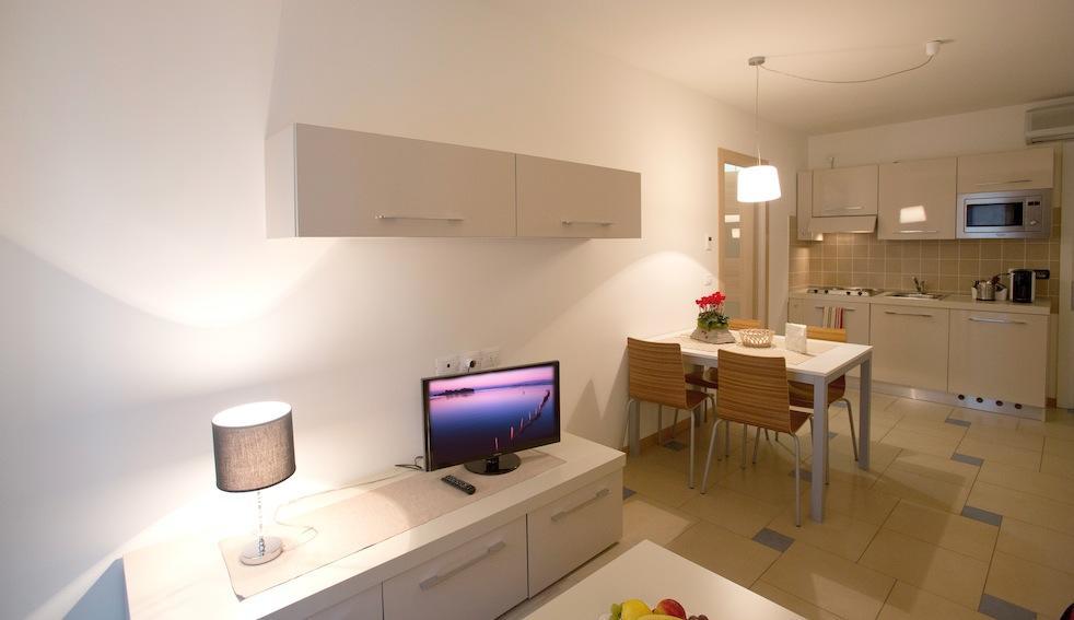 Lacroma Aparthotel Grado Ngoại thất bức ảnh